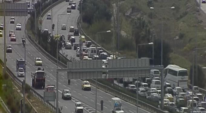 Κίνηση μετ’ εμποδίων στην παραλιακή