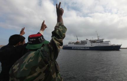 Πλοίο με 1.138 μετανάστες ελλιμενίστηκε στη Βεγγάζη