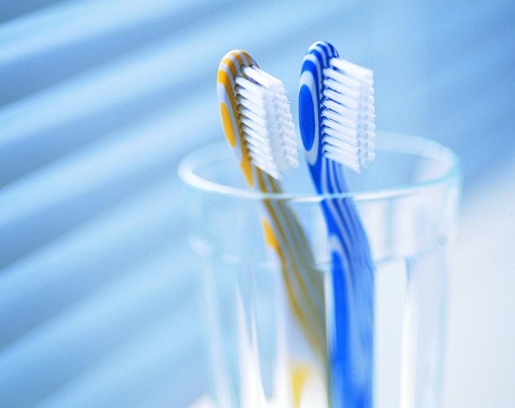 Πώς να καθαρίσετε τα μανιτάρια με μια οδοντόβουρτσα