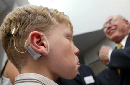 Αίσθηση ακοής με το «βιονικό αυτί»
