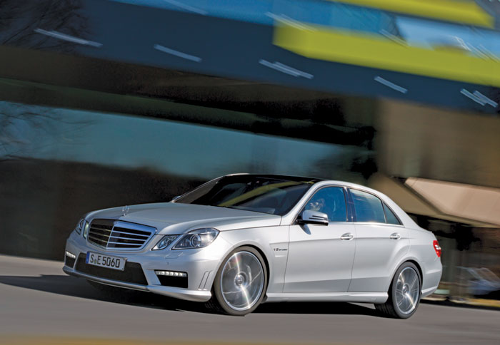 Με εκρηκτικές επιδόσεις η Mercedes E63 AMG