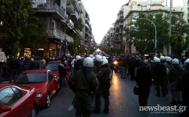 Έσπασαν τζάμι σε κινούμενο αυτοκίνητο με αλλοδαπό οδηγό
