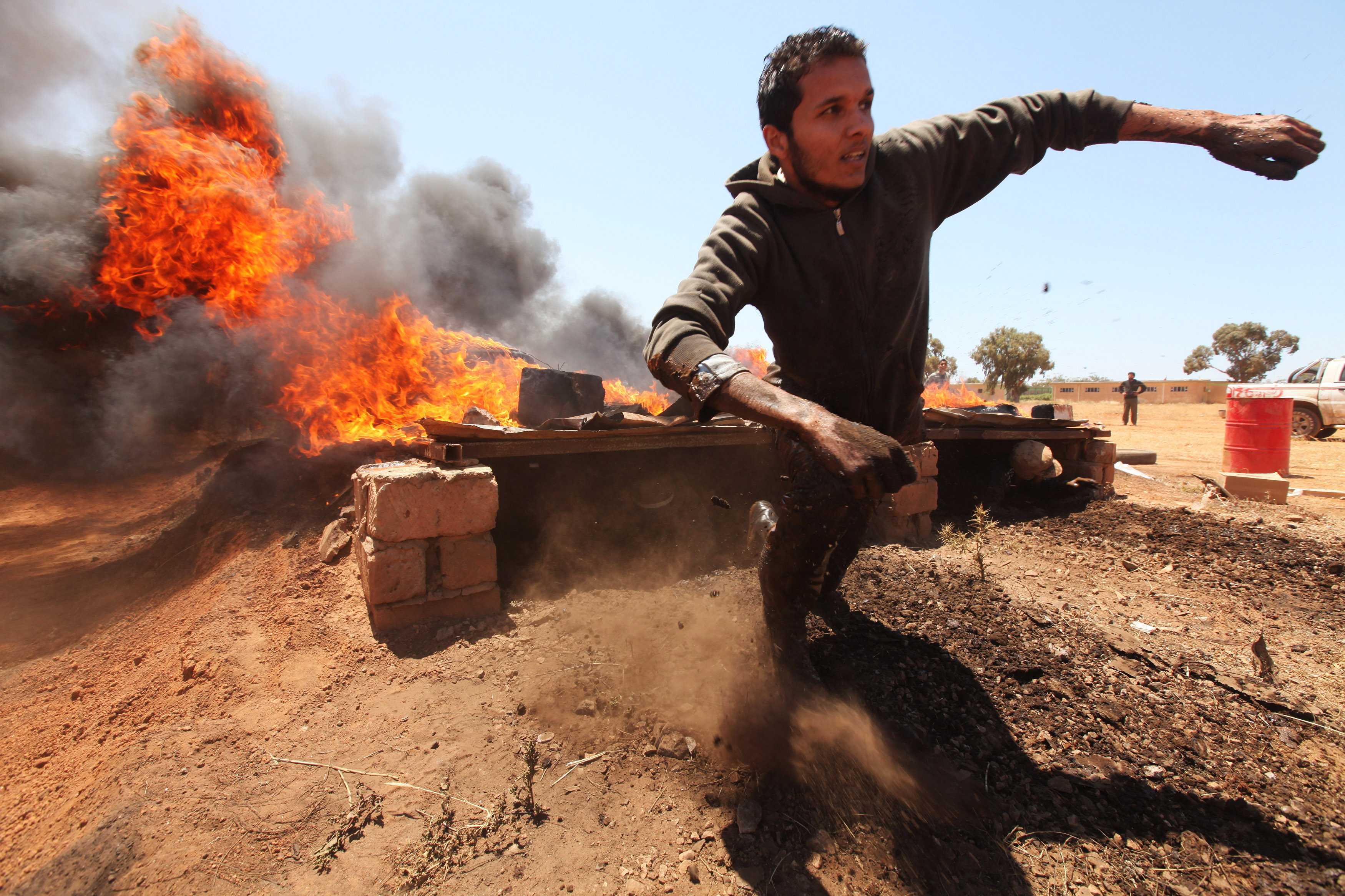 Συνεχίζονται οι σφοδρές μάχες στη Λιβύη