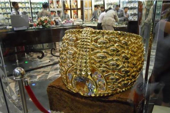 Το μεγαλύτερο χρυσό δαχτυλίδι στον κόσμο