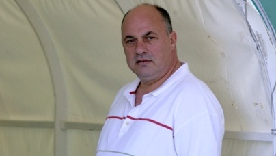 Στα χέρια με άλλους κρατούμενους ο Μπέος!