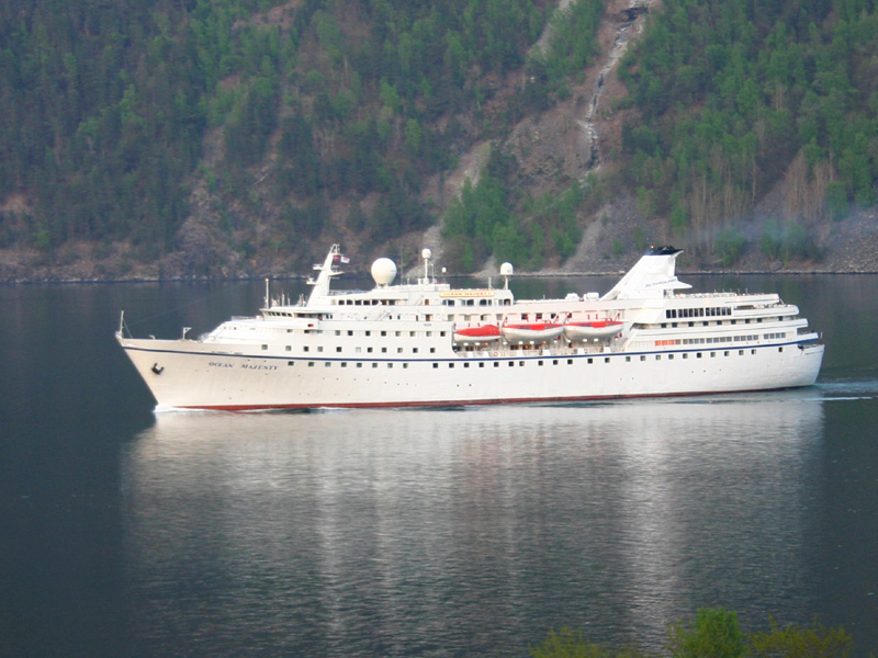 Κατέπλευσε στη Θεσσαλονίκη το «Ocean Majesty»