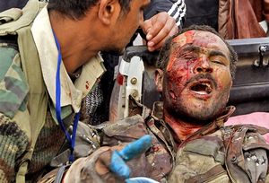 Τρεις νεκροί και 150 τραυματίες στην Τρίπολη