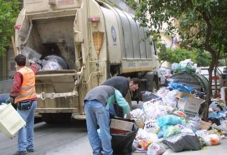 Και τρίτη επίθεση σε απορριμματοφόρο