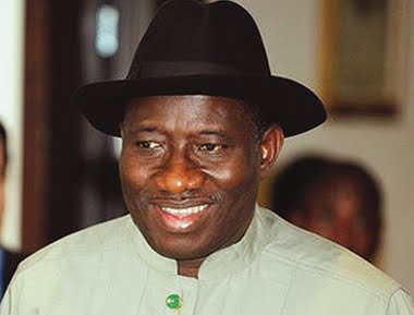 Ορκίστηκε ο πρόεδρος Τζόναθαν στη Νιγηρία