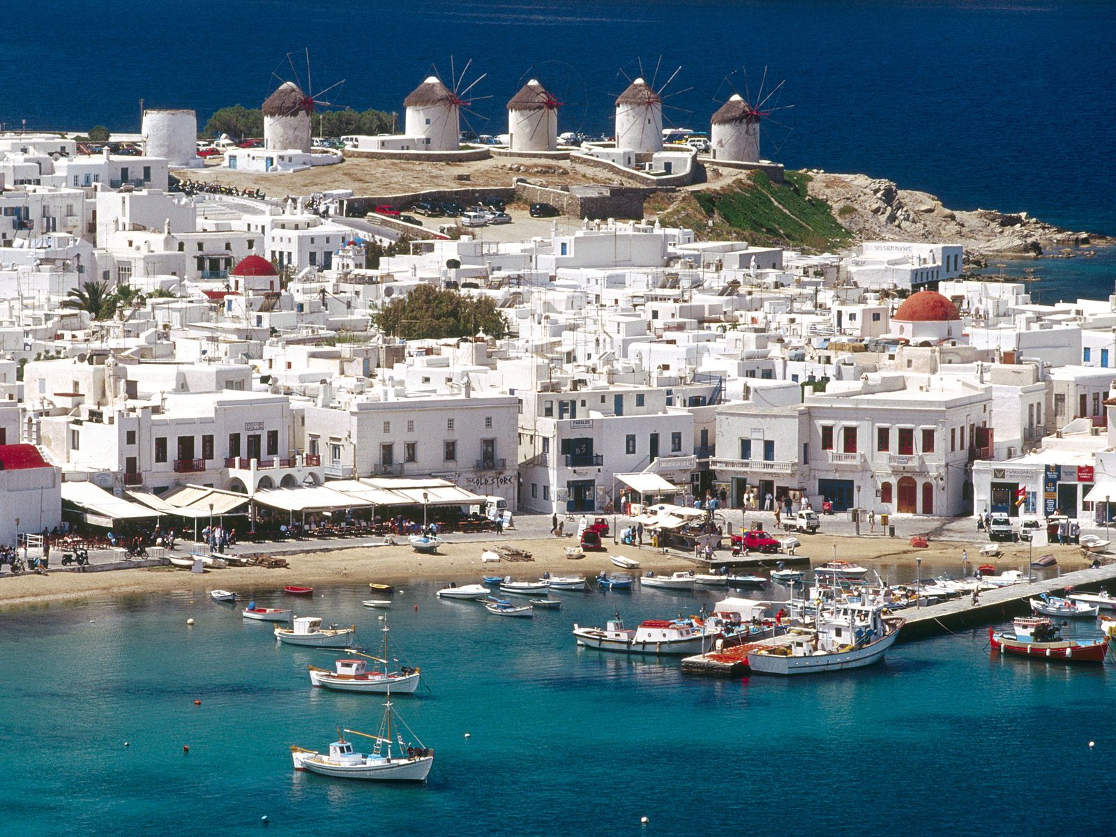 Λουκέτο για φοροδιαφυγή σε γνωστό beach bar της Μυκόνου