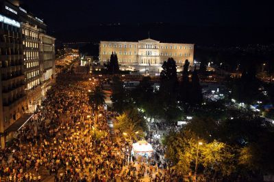 «Κάθοδος μυρίων» στο Σύνταγμα