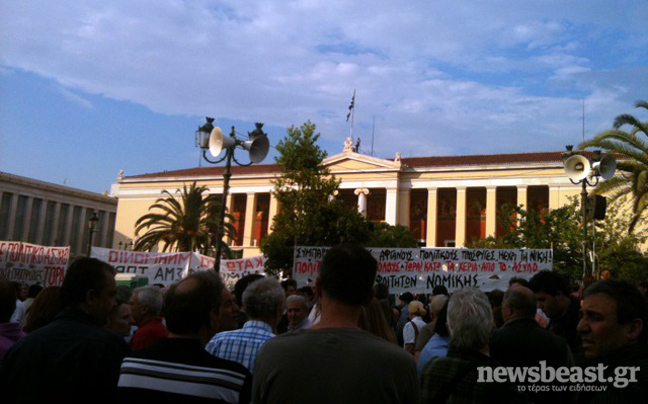 H τροχαία μοίραζε κλήσεις στους «Αγανακτισμένους»