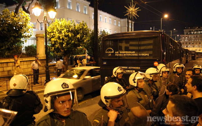 Το χρονικό της φυγάδευσης των βουλευτών