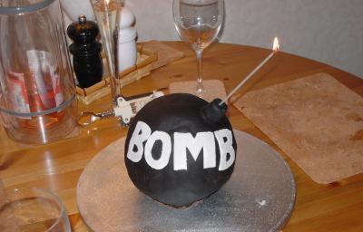 Κατασκευάστε βόμβα με.. συνταγή για κέικ