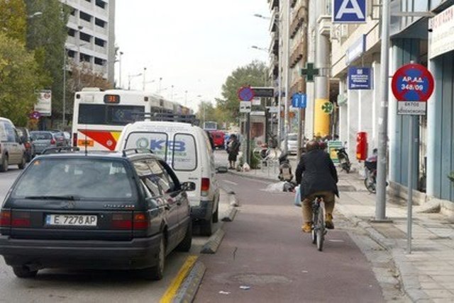 Και ποδήλατα από σήμερα στις λεωφορειολωρίδες