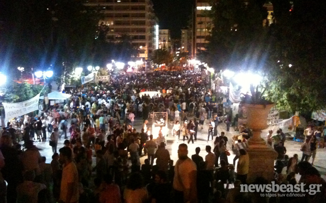 Οι «Αγανακτισμένοι» διώχνουν τους μικροπωλητές