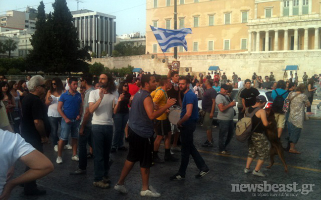 Συγκέντρωση «αγανακτισμένων» στο Σύνταγμα