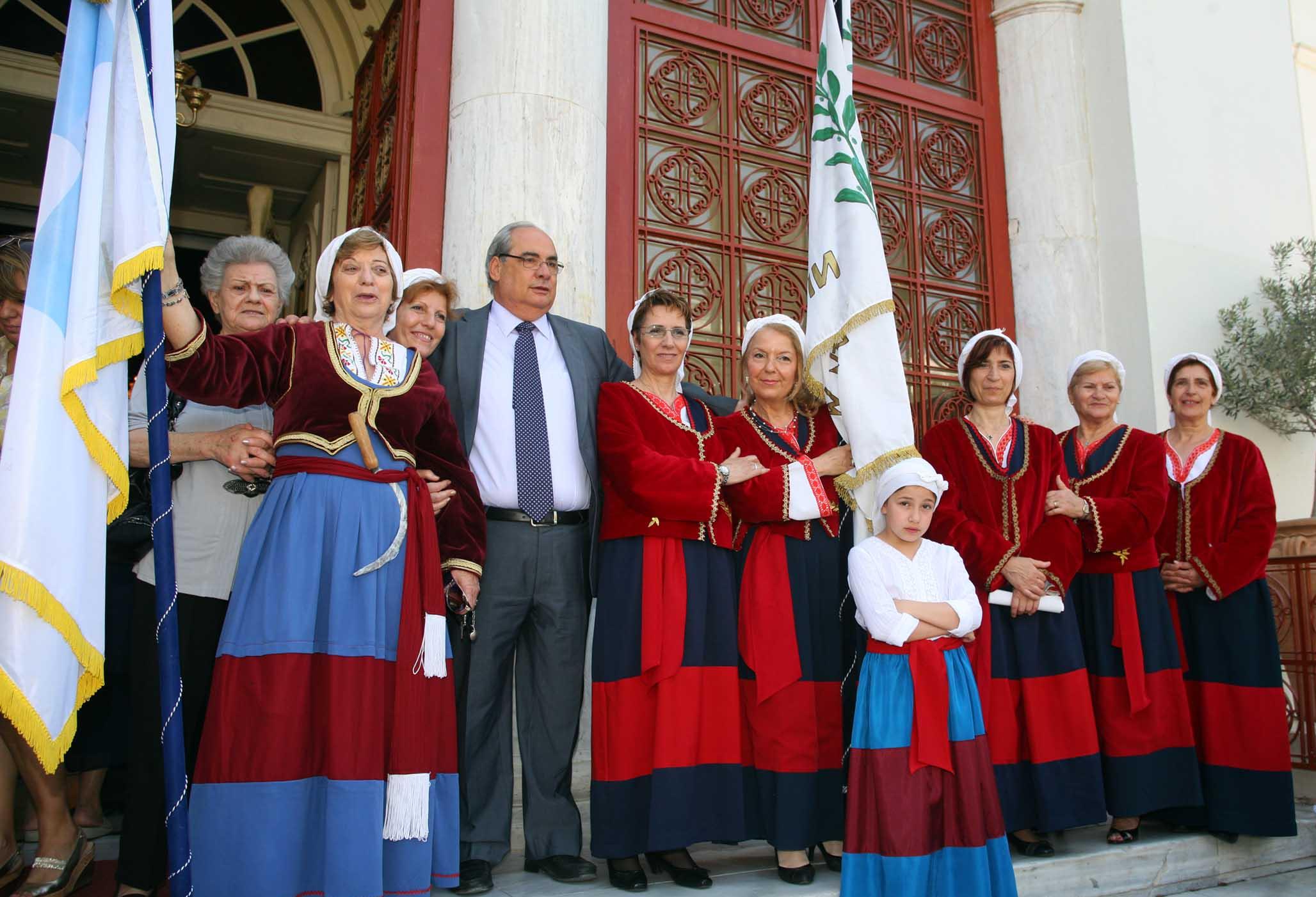 Οι μανιάτισσες τίμησαν τους ήρωες