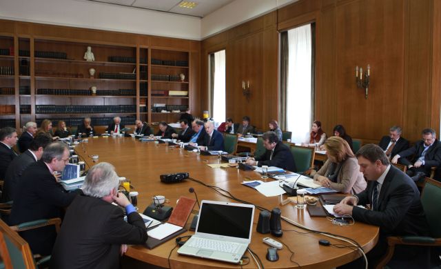 Υπουργικό για τον εφαρμοστικό νόμο του Μεσοπρόθεσμου