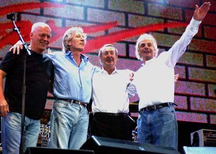 Οι Pink Floyd είναι «κολλημένοι» με την Ελλάδα