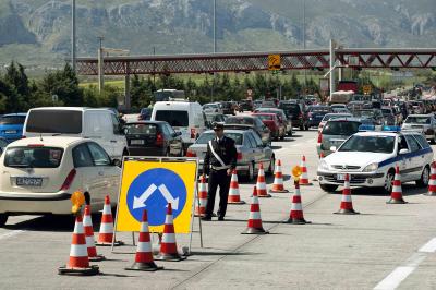 Έκτακτα μέτρα στις εθνικές για το τριήμερο