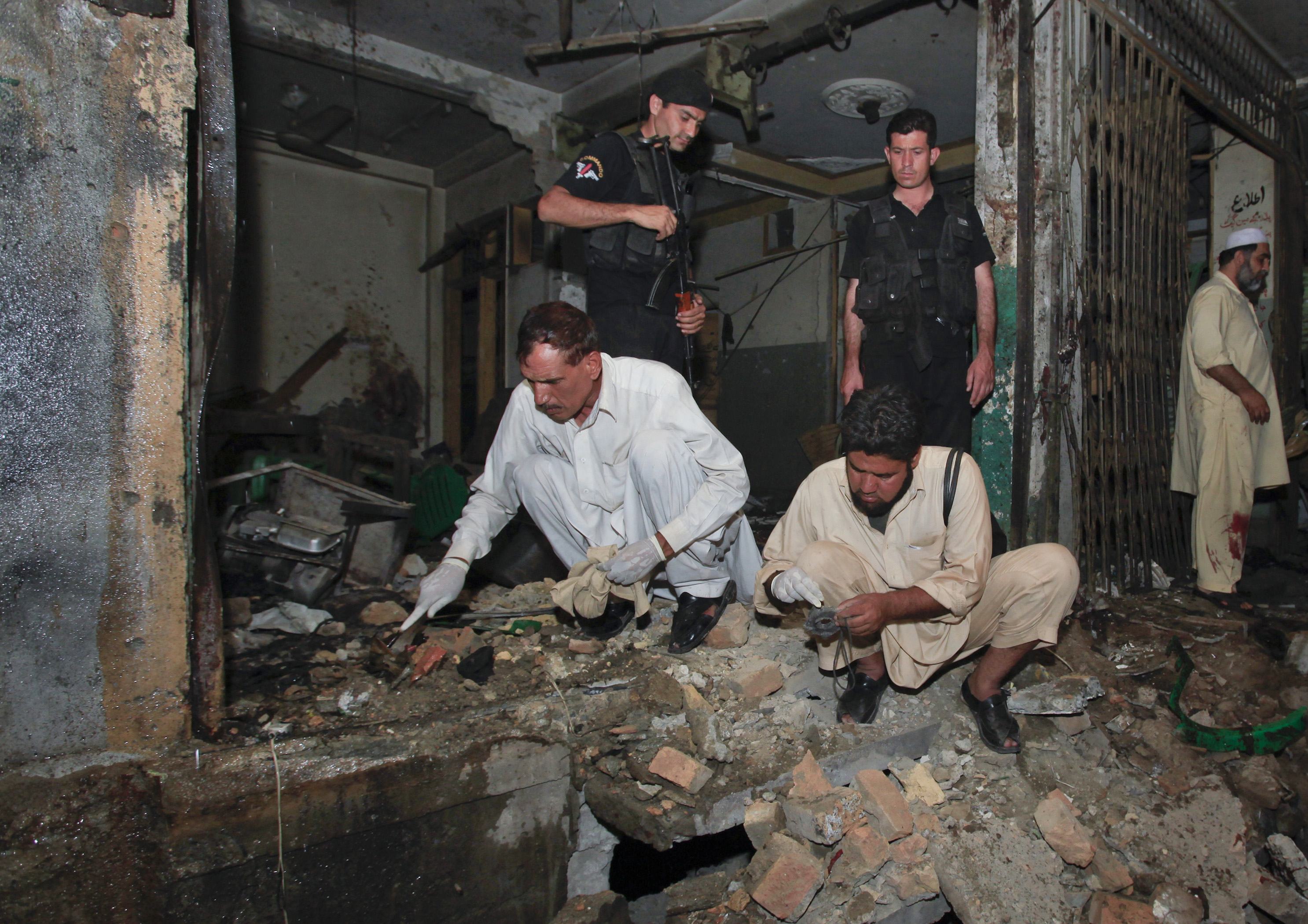Τους 34 έφτασαν οι νεκροί από τη διπλή επίθεση στο Πακιστάν