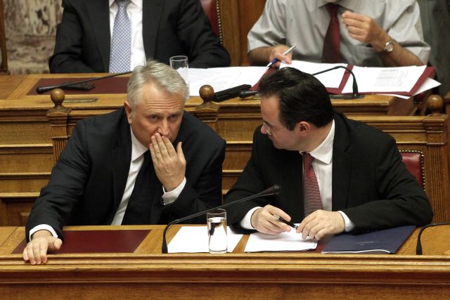 «Δεν σχεδιάζουμε ψαλίδι 40% στους μισθούς του Δημοσίου»