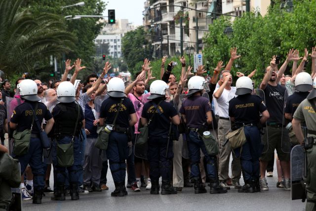 Μάχες σώμα με σώμα στη Ρηγίλλης