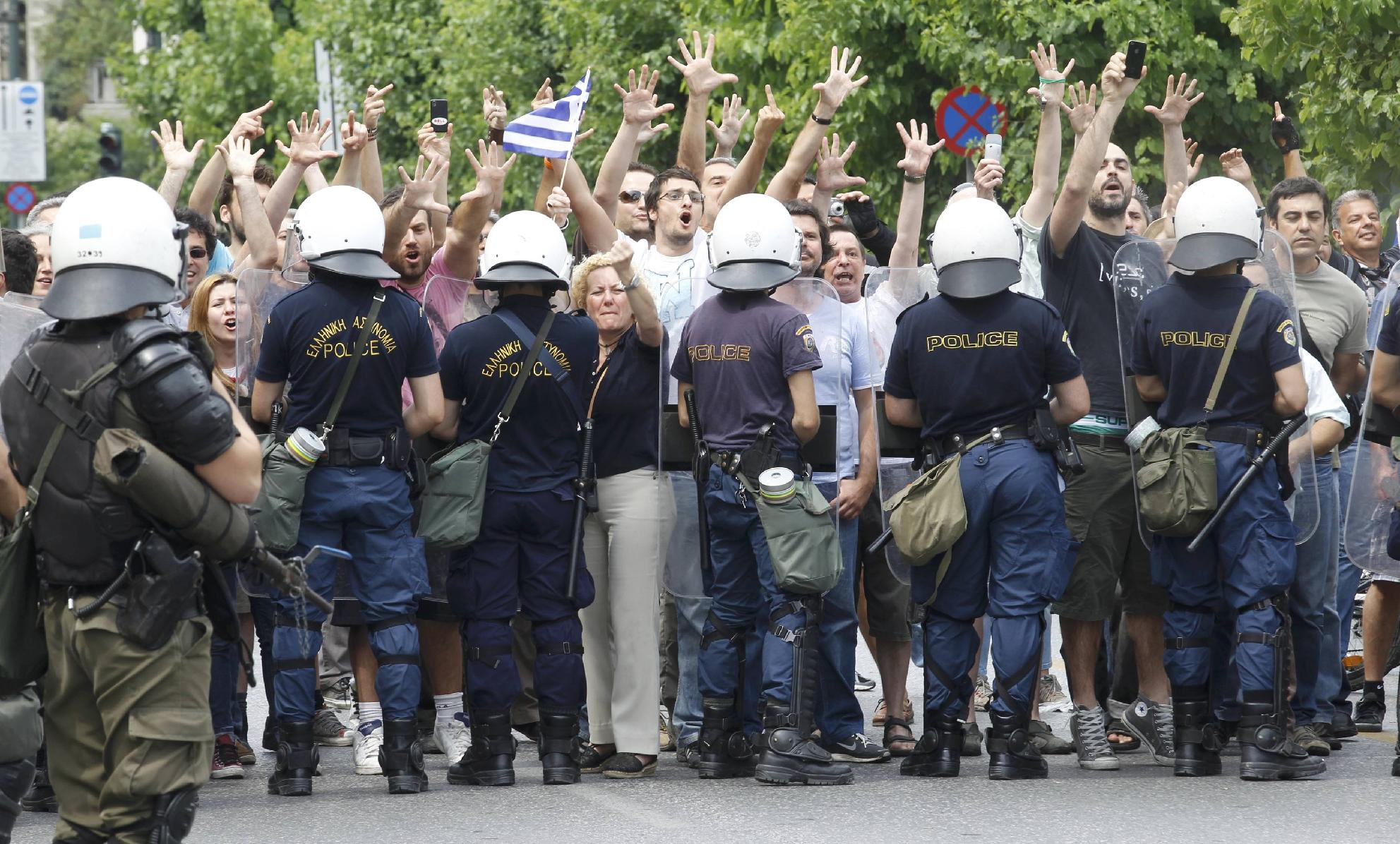 Επεισόδια και στην Πανεπιστημίου!