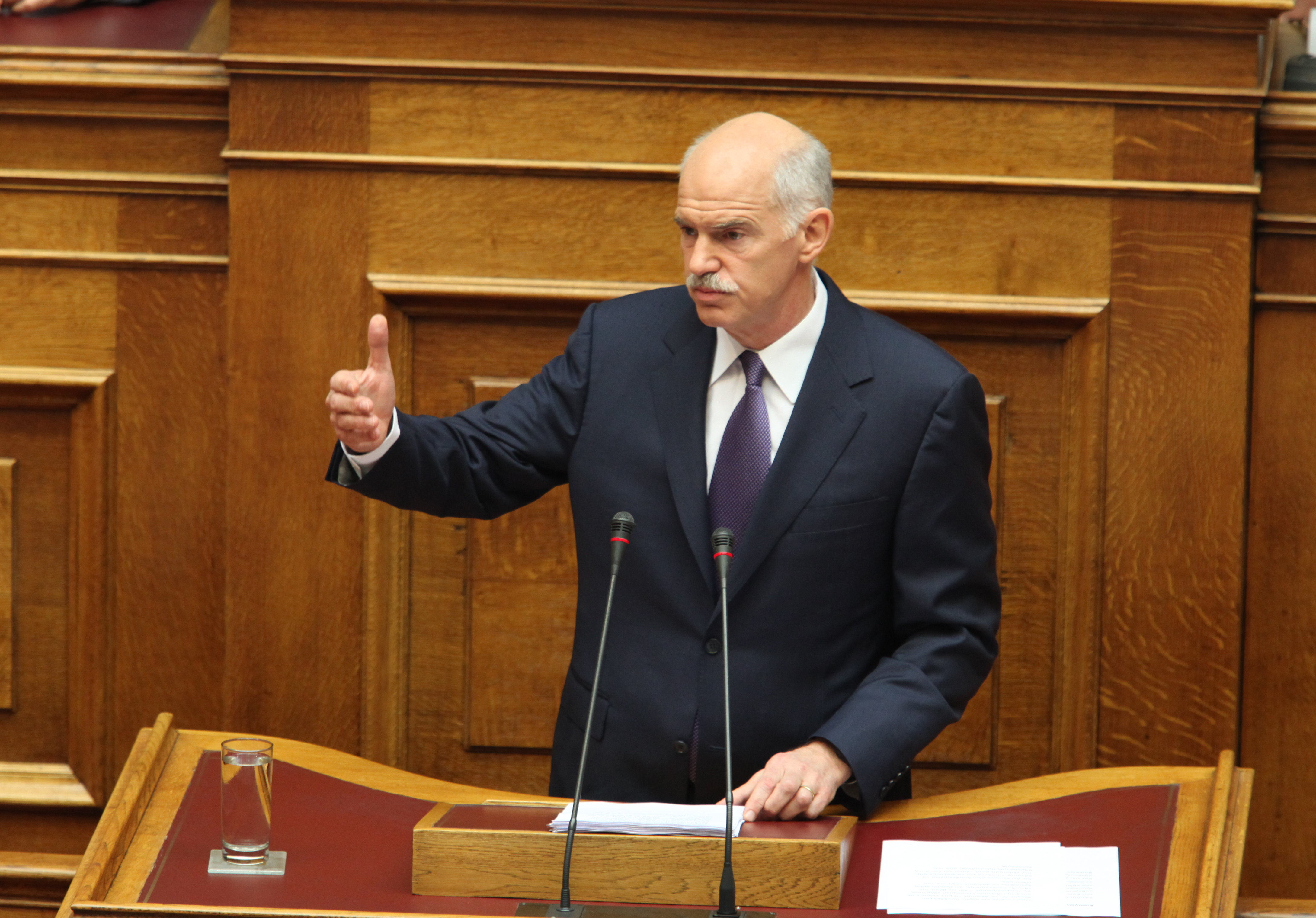 Δε θα πάει αύριο στη Βουλή ο πρωθυπουργός