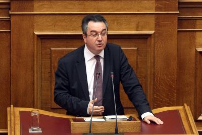 Για σπατάλες κατηγορεί η Ν.Δ. τον κυβερνητικό εκπρόσωπο