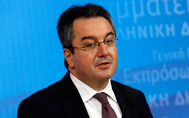 Μόσιαλος: Διφορούμενες δηλώσεις για τις μειώσεις μισθών