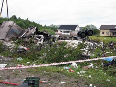 Σε κρίσιμη κατάσταση οι επιζώντες του αεροπορικού δυστυχήματος στη Ρωσία