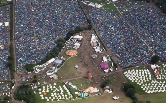 Το Glastonbury πλημμύρισε