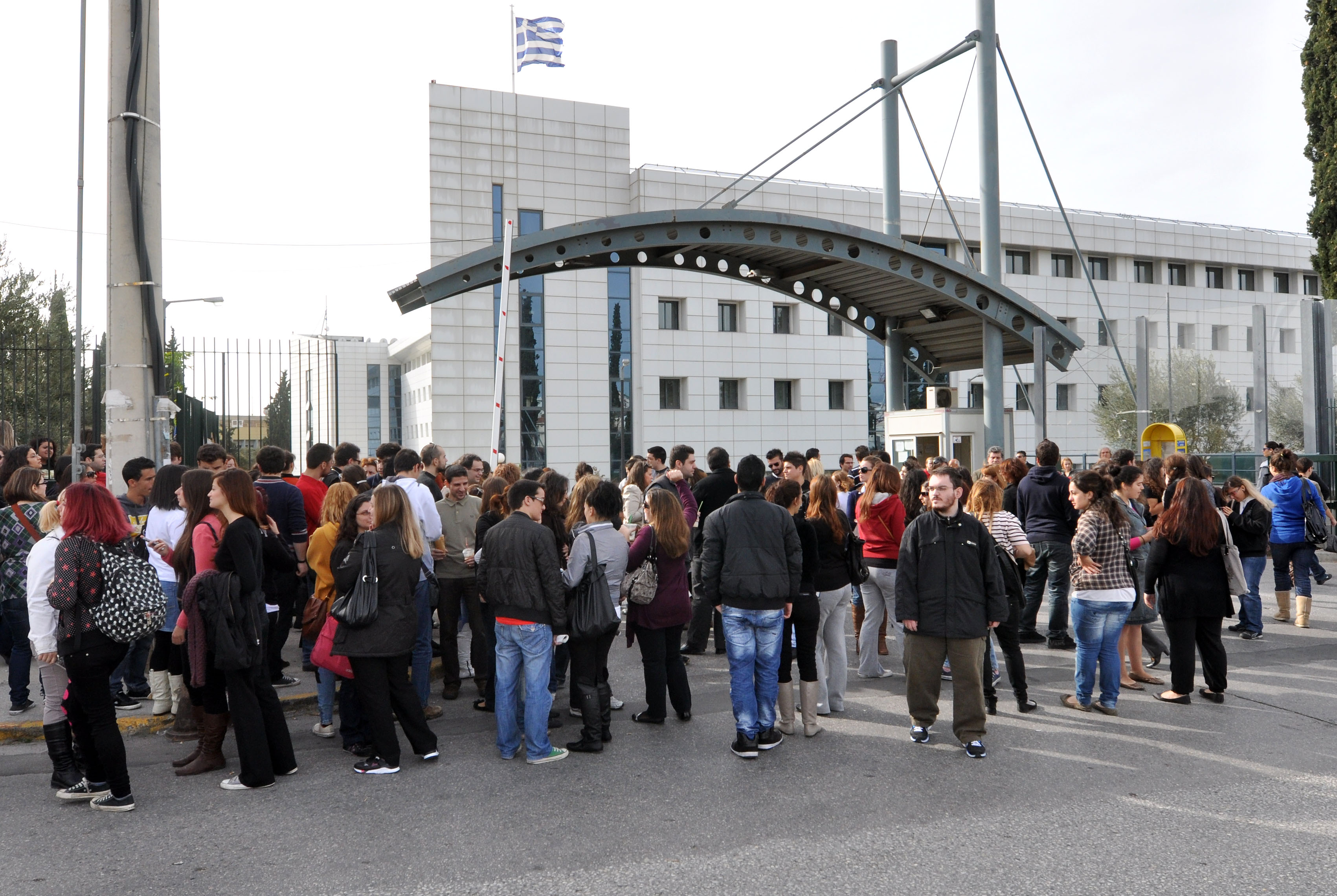 Το Πανεπιστήμιο Αθηνών προσφεύγει στο ΣτΕ κατά Πανάρετου