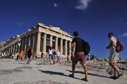 Πλώρη για 17 εκατ. αφίξεις βάζει ο τουρισμός