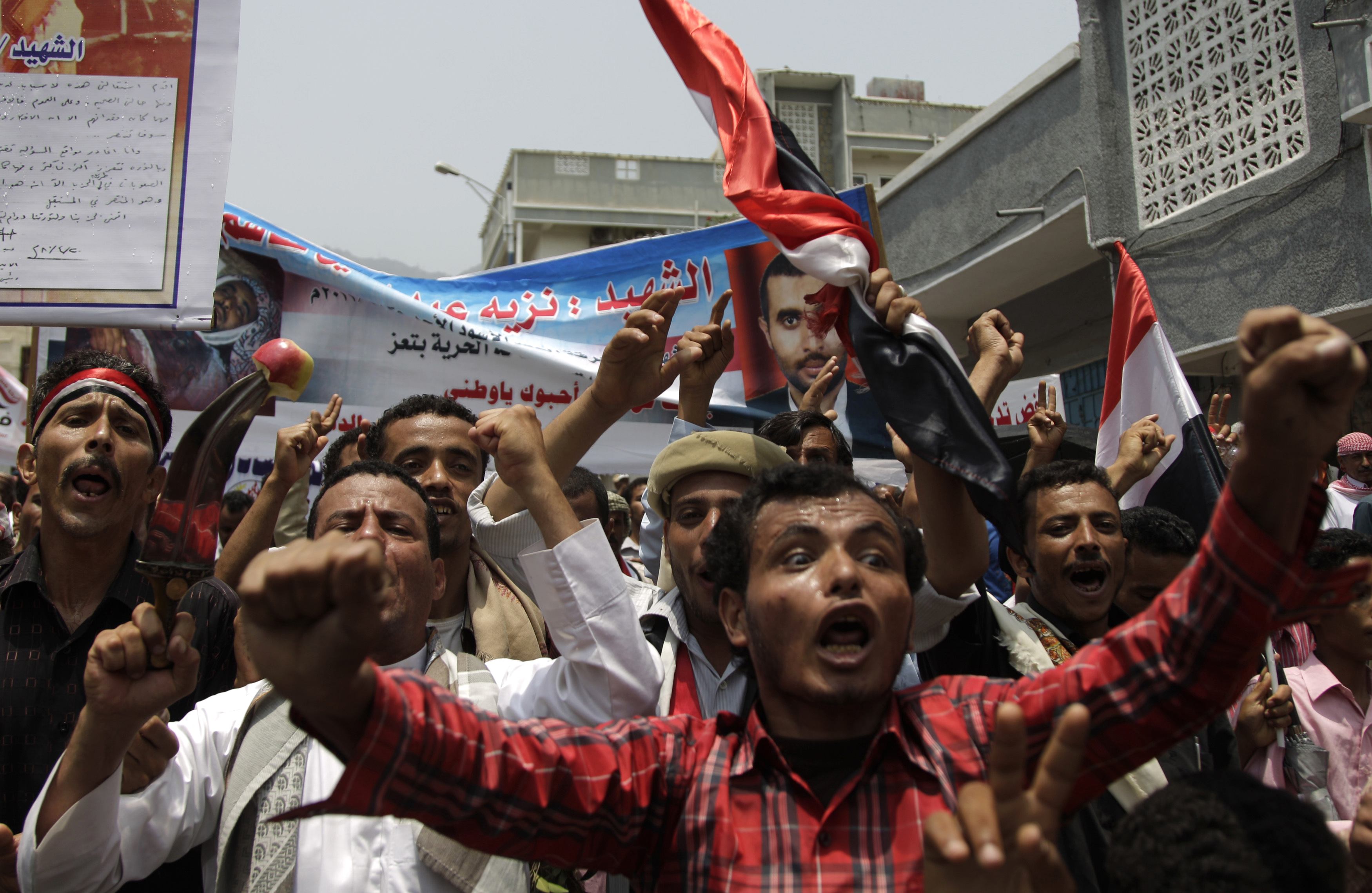 Επίθεση σε στρατιωτική βάση στην Υεμένη