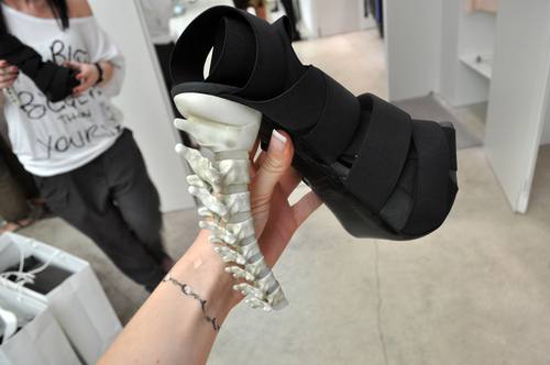 Για να έχετε look με άποψη…
