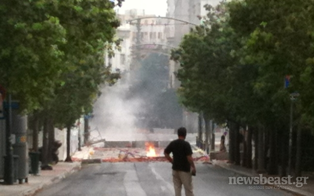 Πετροπόλεμος στην Πανεπιστημίου