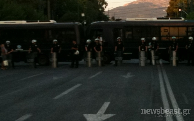 Στήθηκαν τα οδοφράγματα στη Βασ. Σοφίας