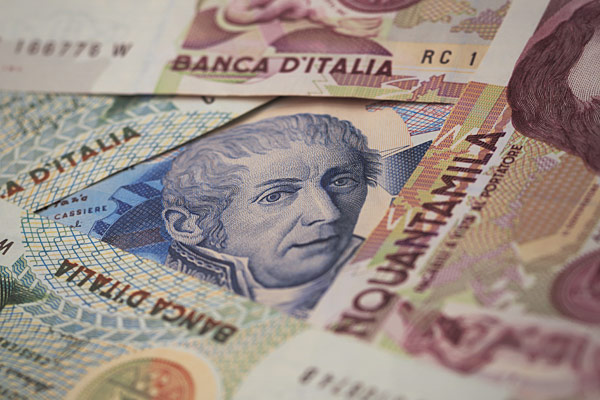 Οι Ιταλοί μπορούν ακόμα να μετατρέπουν τις λιρέτες τους σε ευρώ