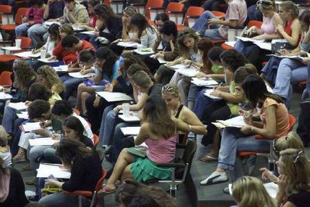 Νέα τμήματα στα δυο δημόσια Πανεπιστήμια της Κύπρου
