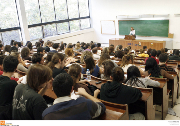 Έλληνες καθηγητές μεταναστεύουν σε αλβανικά πανεπιστήμια!