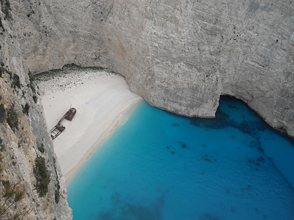 Καμπάνια για τη συμπεριφορά των Βρετανών τουριστών στη Ζάκυνθο