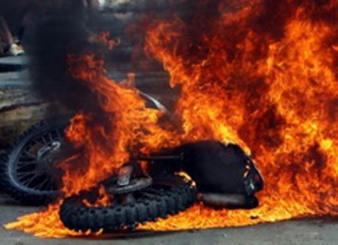 Κάηκαν τέσσερα οχήματα στο Βύρωνα