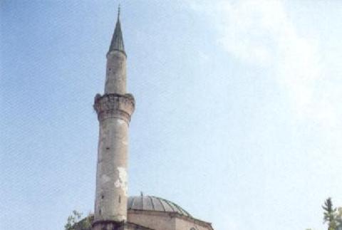 Κατασκευάζουν τζαμί σε ερείπια εκκλησίας στην Τουρκία
