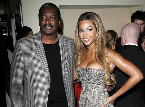 Μυστήριο γύρω από την Beyonce και τον πατέρα της