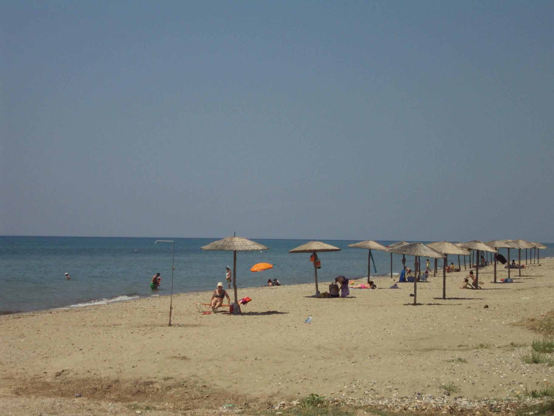 Ξυλοκόπησαν μητέρα και παιδιά για την… ομπρέλα
