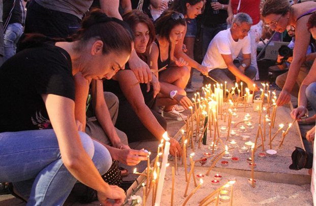Τρίτη νύχτα μαζικής διαδήλωσης στην Κύπρο