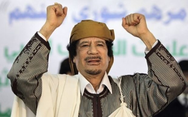 «Είμαι σε επαφή με τον Καντάφι»